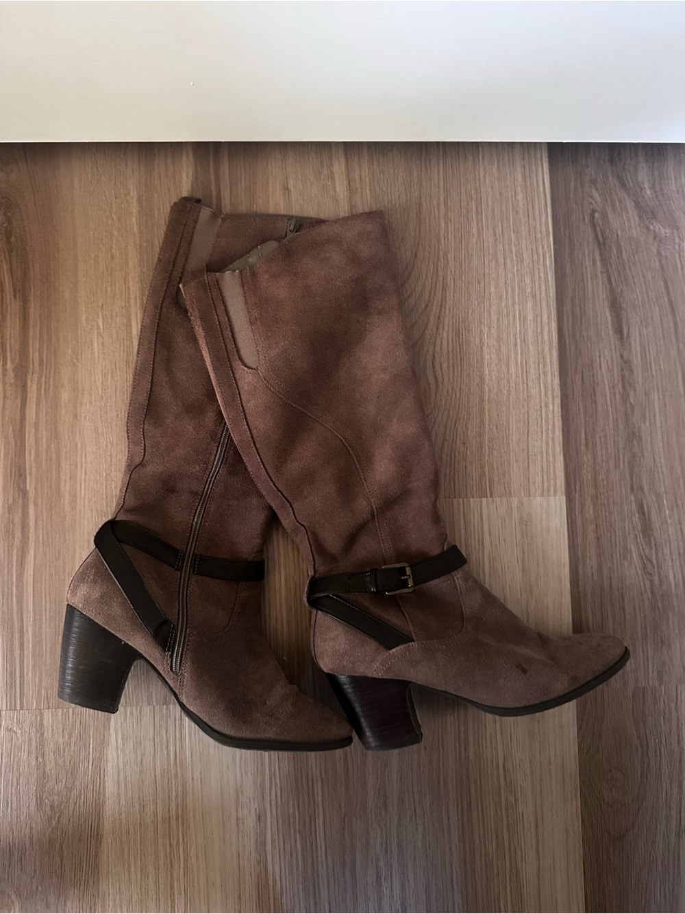 Women's Brown Suede Mid-Heel Knee Boots
